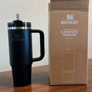 🔥NEW🔥 30 OZ With Handle Stanley Black THE QUENCHER H2.0 FLOWSTATE TUMBLER